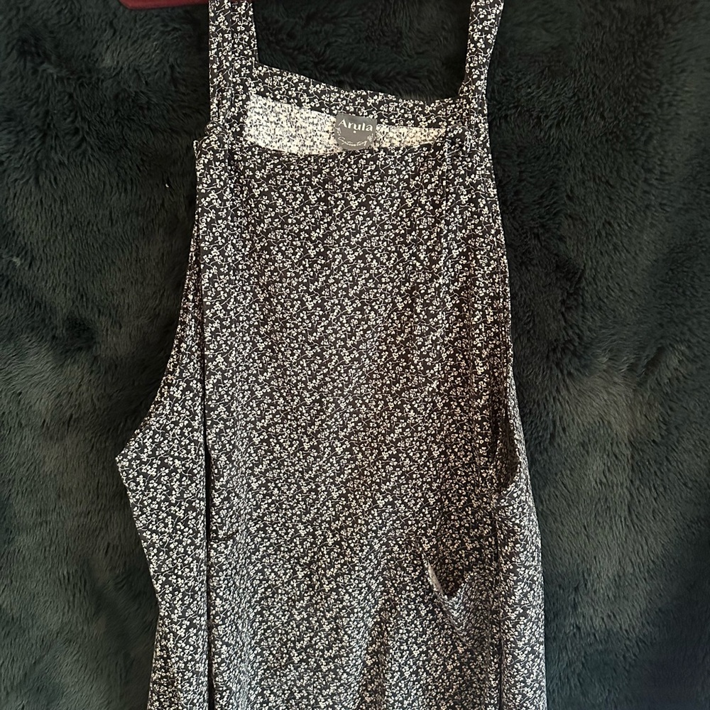 Arula Navy and White Floral Shirtall EUC